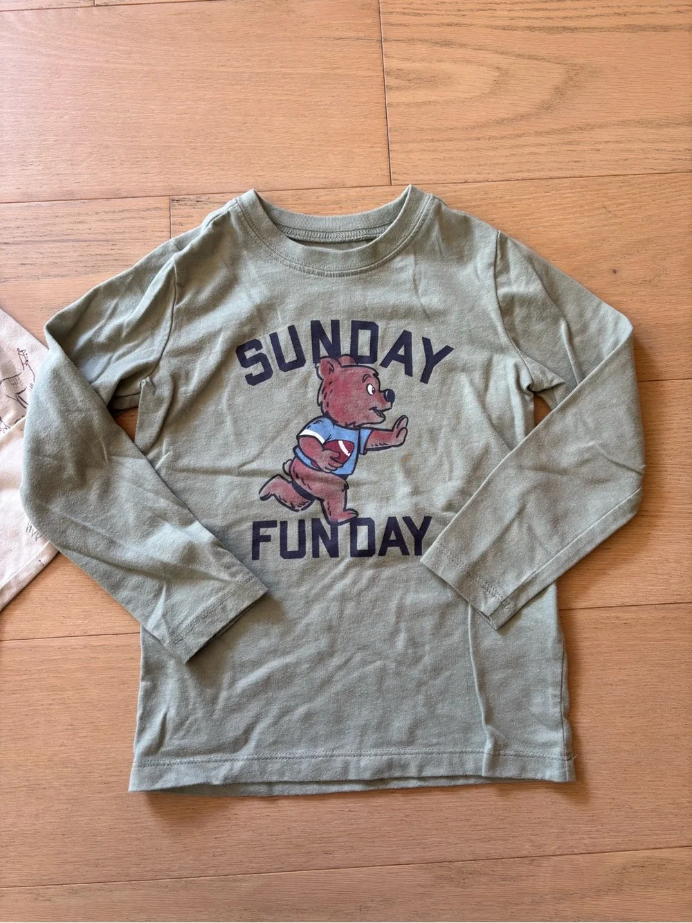 Carter’s 2 pack long sleeve graphic tee, size 3T
